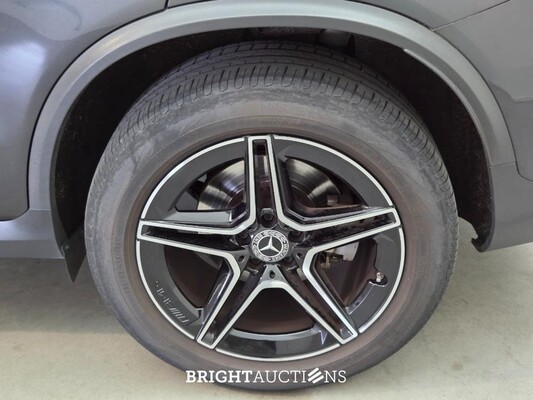 Mercedes-Benz GLC300e Coupé Business Solution AMG 4MATIC 333pk 2022 (Origineel-NL) GLC-Klasse, P-821-KR