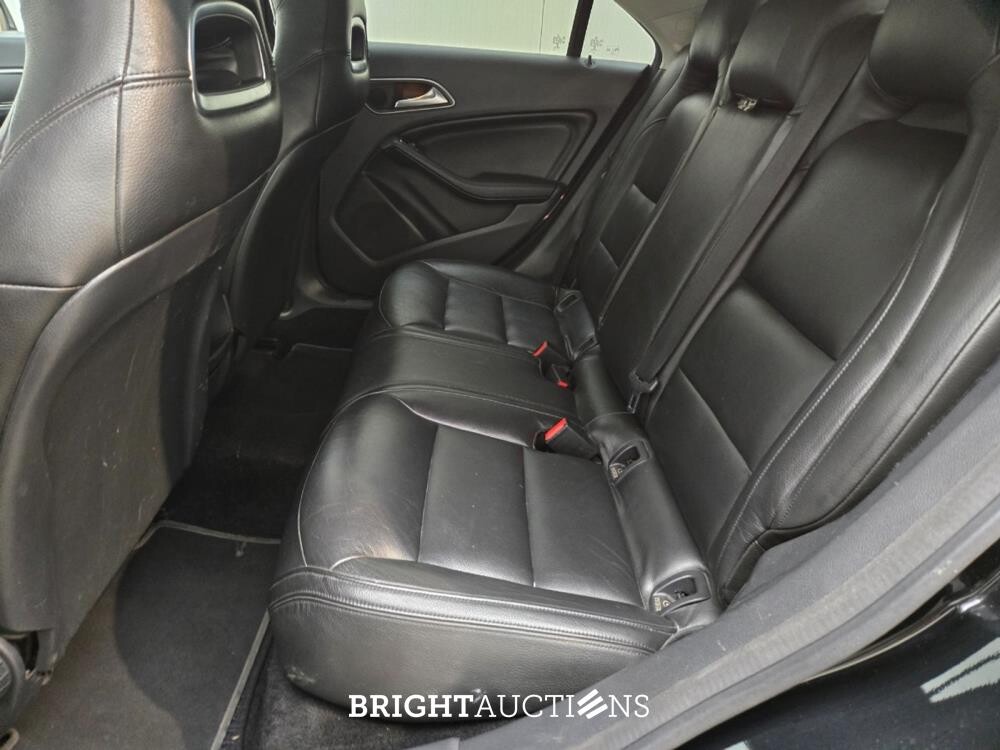 Mercedes-Benz CLA180 Lease Edition CDI 109pk 2015 (Origineel-NL) CLA-Klasse, 7-ZRJ-85