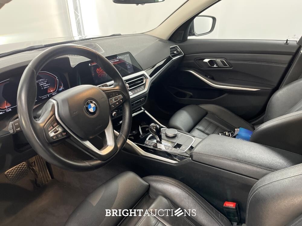 BMW 318i 3-serie Touring Business Edition Plus 156pk 2022 (Origineel-NL) 3-Serie, P-820-VB