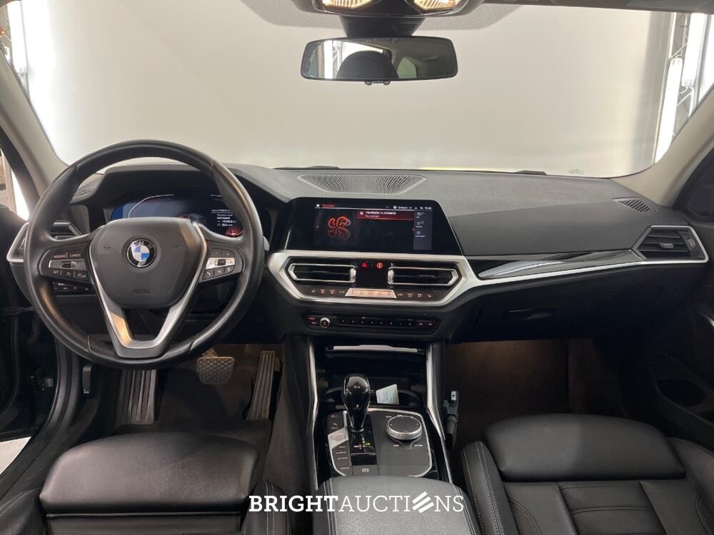 BMW 318i 3-serie Touring Business Edition Plus 156pk 2022 (Origineel-NL) 3-Serie, P-820-VB