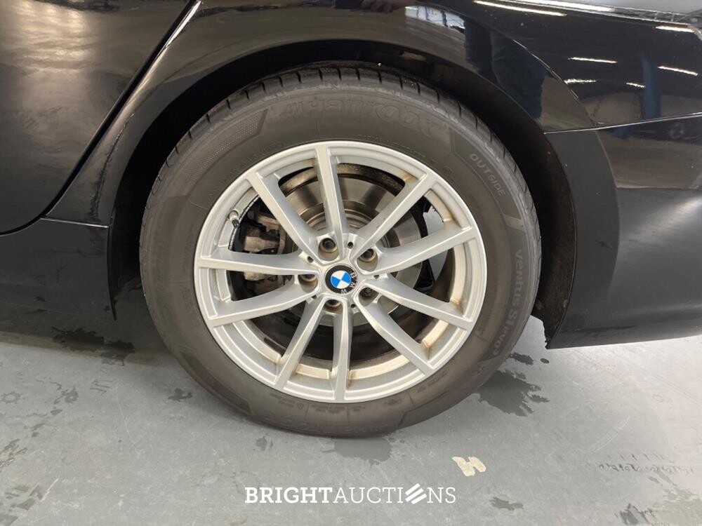 BMW 318i 3-serie Touring Business Edition Plus 156pk 2022 (Origineel-NL) 3-Serie, P-820-VB