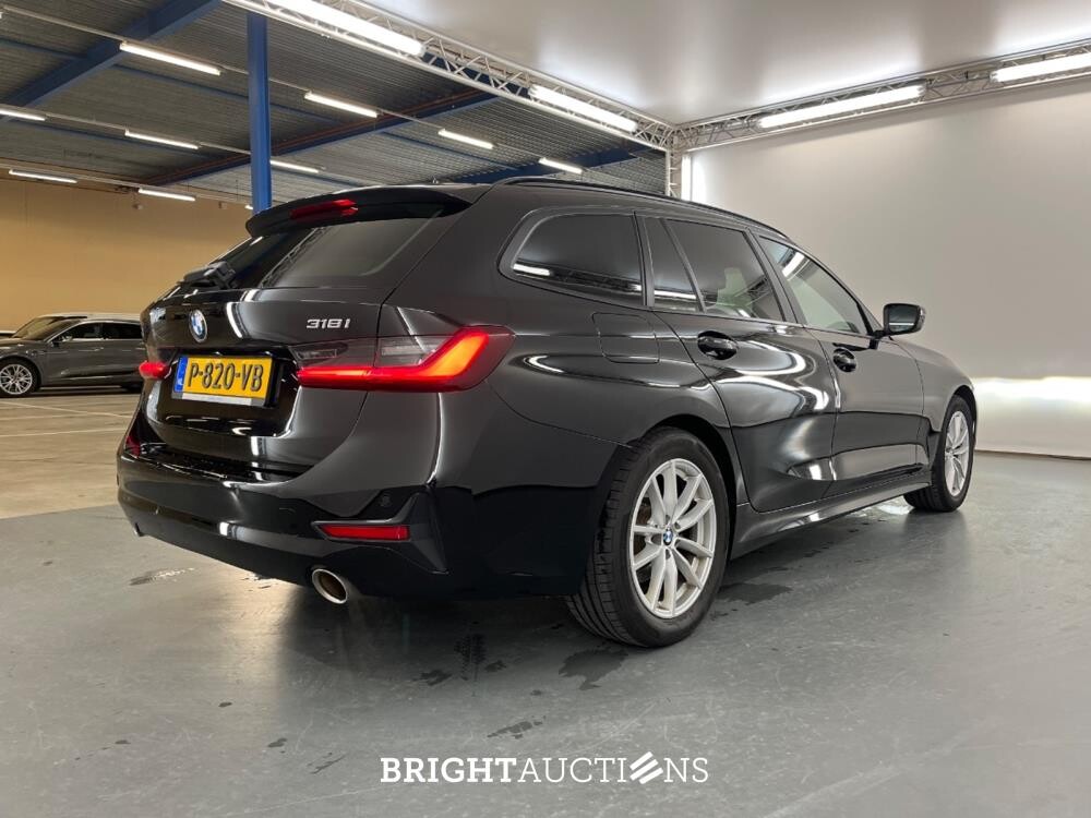 BMW 318i 3-serie Touring Business Edition Plus 156pk 2022 (Origineel-NL) 3-Serie, P-820-VB