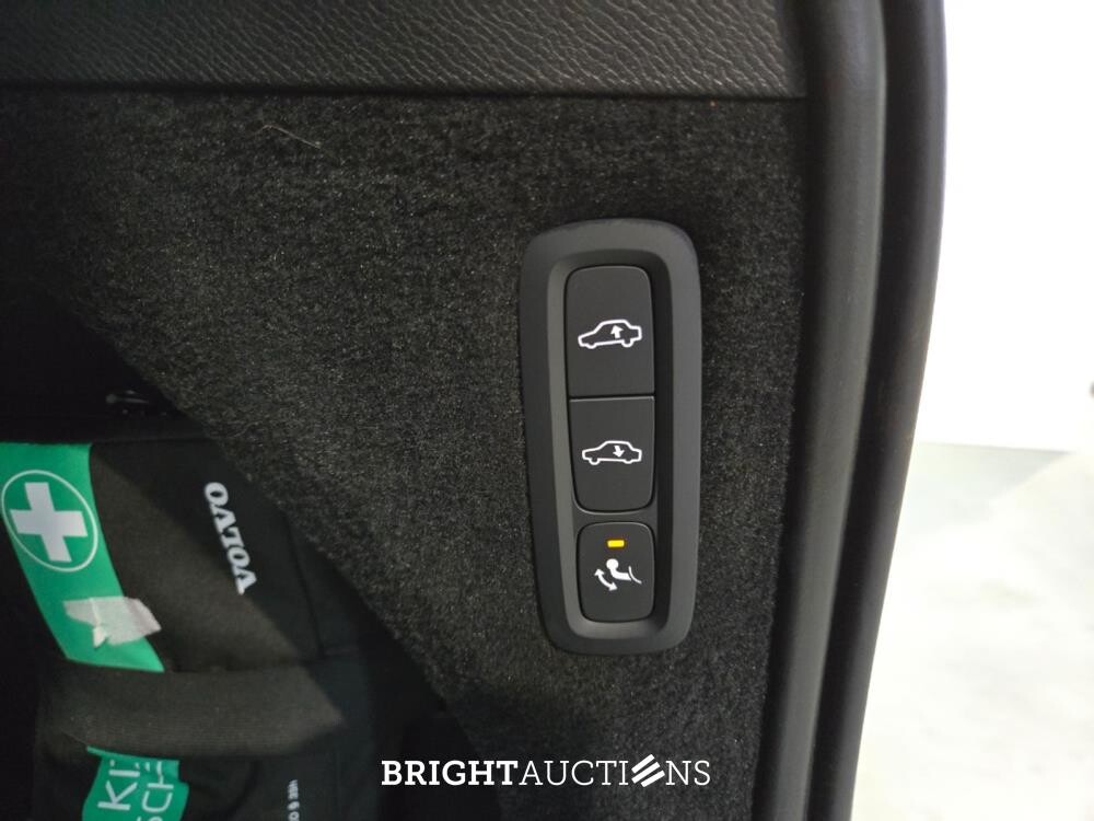 Volvo XC90 T8 Recharge R-Design 2.0 AWD 455pk 2022, X-152-LD