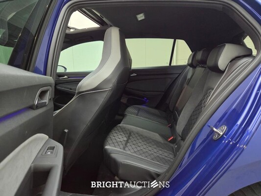Volkswagen Golf eTSI R-Line 1.5 150pk 2023, GJV-33-B