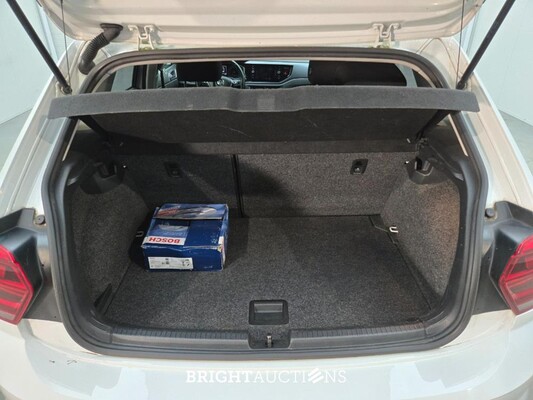 Volkswagen Polo Highline 1.0 TSI 95pk 2018 (Origineel-NL), ST-422-L