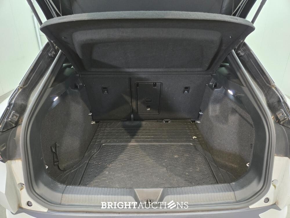Volkswagen ID.4 First 77 kWh 204pk 2021, T-046-NV