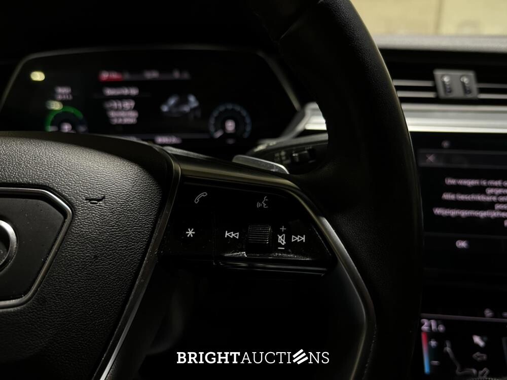 Audi e-tron Sportback 55 Quattro Business edition 95 kWh 408pk 2020 (Origineel-NL + 1e eigenaar), K-601-GZ