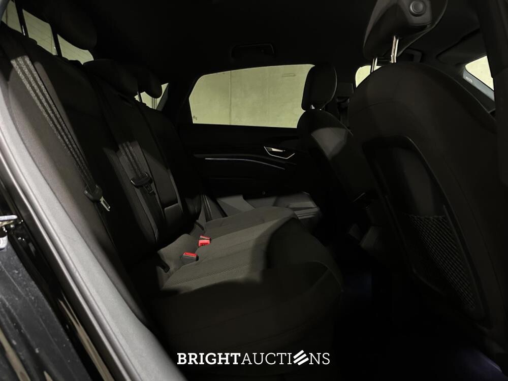Audi e-tron Sportback 55 Quattro Business edition 95 kWh 408pk 2020 (Origineel-NL + 1e eigenaar), K-601-GZ