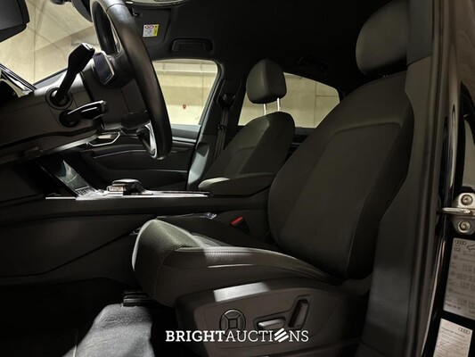 Audi e-tron Sportback 55 Quattro Business edition 95 kWh 408pk 2020 (Origineel-NL + 1e eigenaar), K-601-GZ