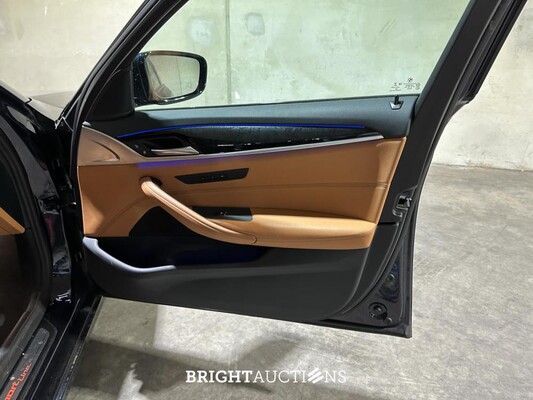 BMW 530e iPerformance High Executive 5-serie 252pk 2019 (Origineel-NL+1eigenaar), ZT-244-H