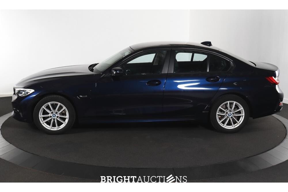 BMW 320e Business Edition Plus 276pk 2022 (Origineel-NL) 3-Serie, P-004-RS