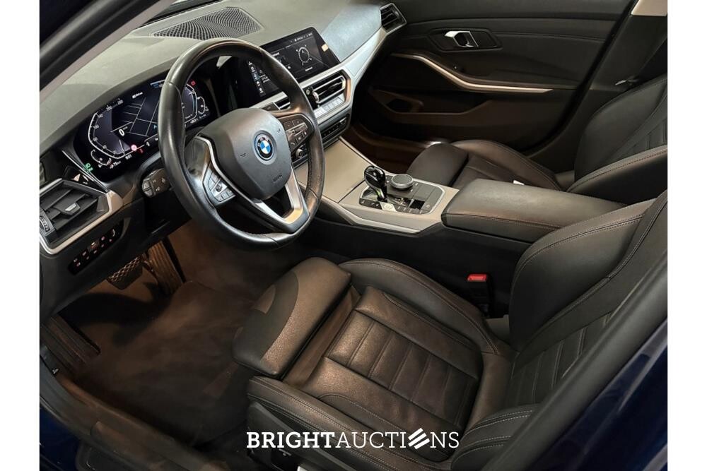 BMW 320e Business Edition Plus 276pk 2022 (Origineel-NL) 3-Serie, P-004-RS