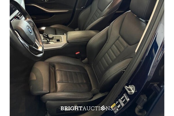 BMW 320e Business Edition Plus 276pk 2022 (Origineel-NL) 3-Serie, P-004-RS