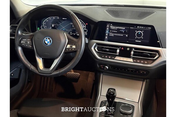 BMW 320e Business Edition Plus 276pk 2022 (Origineel-NL) 3-Serie, P-004-RS