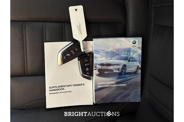 BMW 320e Business Edition Plus 276pk 2022 (Origineel-NL) 3-Serie, P-004-RS