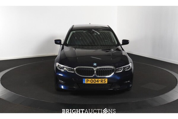 BMW 320e Business Edition Plus 276pk 2022 (Origineel-NL) 3-Serie, P-004-RS