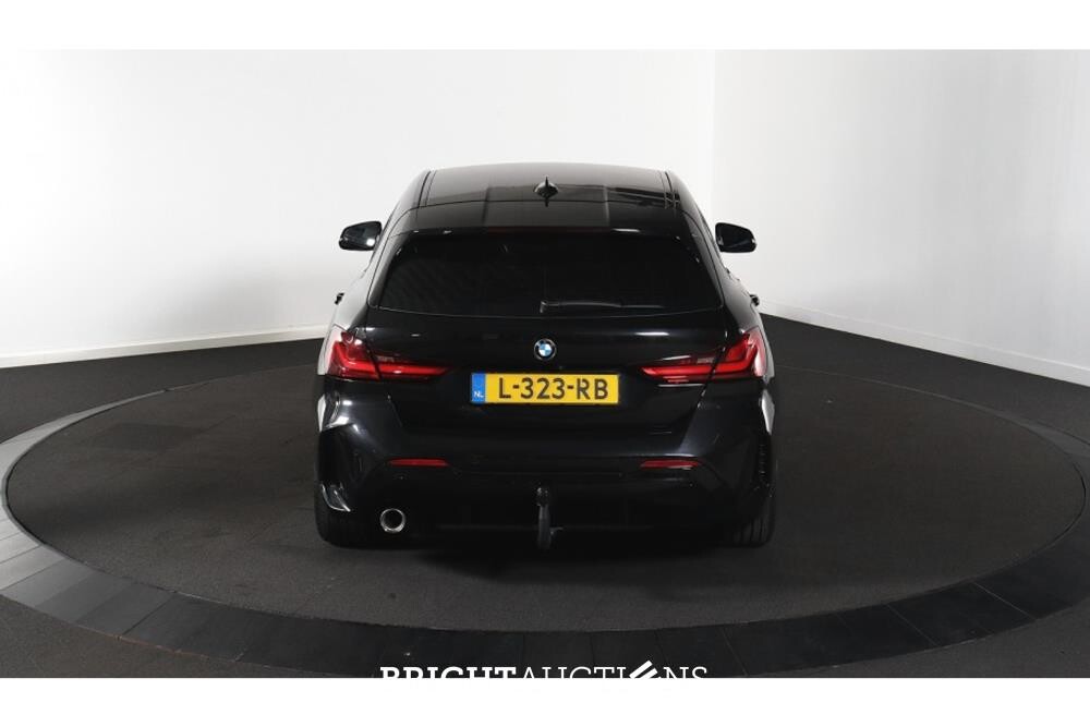BMW 118i Business Edition 136pk 2021 (Origineel-NL) 1-Serie, L-323-RB