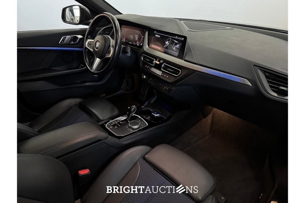 BMW 118i Business Edition 136pk 2021 (Origineel-NL) 1-Serie, L-323-RB