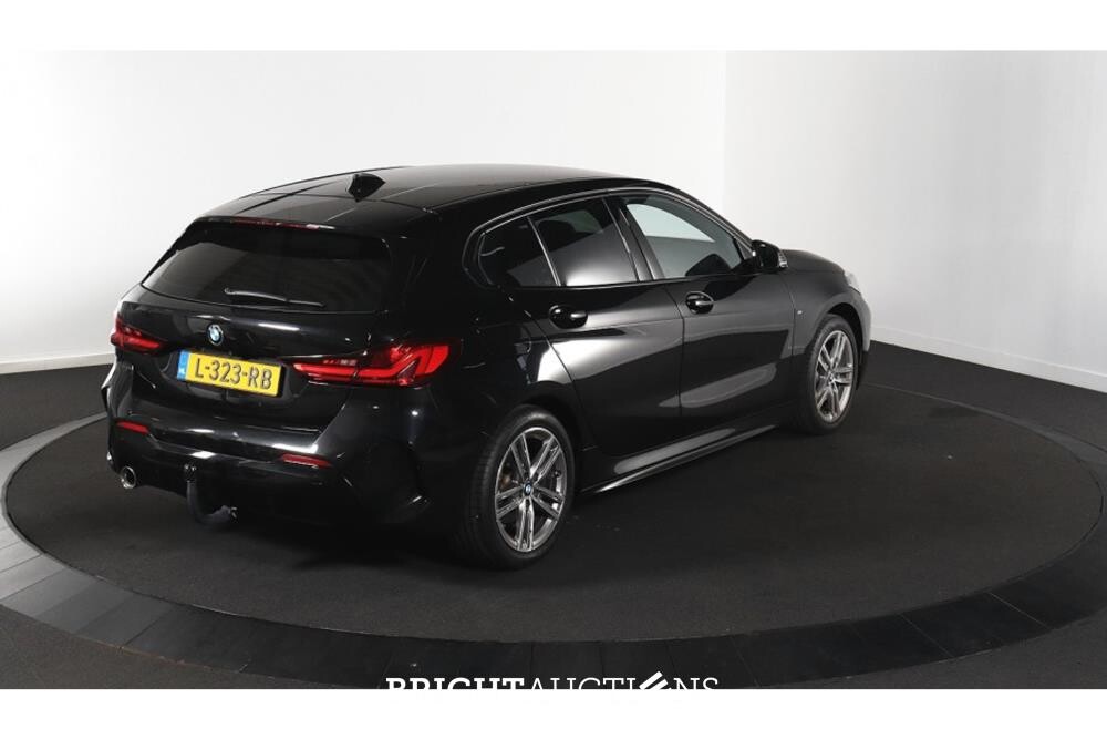 BMW 118i Business Edition 136pk 2021 (Origineel-NL) 1-Serie, L-323-RB