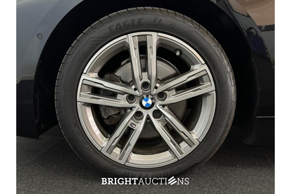 BMW 118i Business Edition 136pk 2021 (Origineel-NL) 1-Serie, L-323-RB