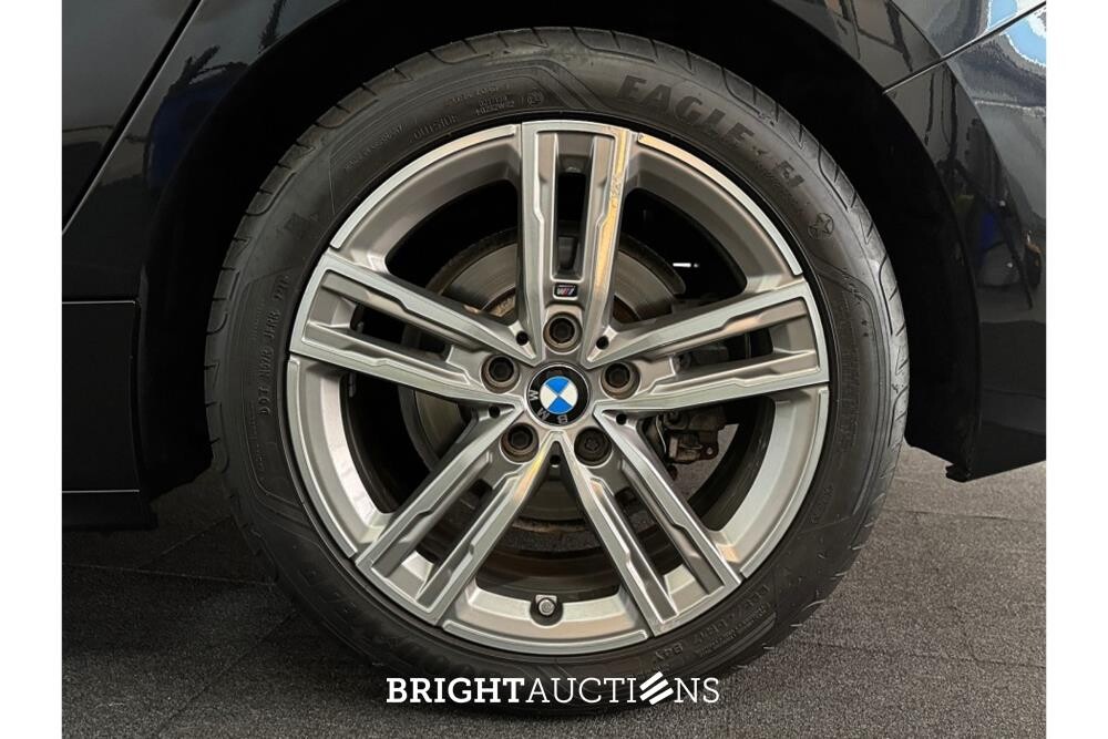 BMW 118i Business Edition 136pk 2021 (Origineel-NL) 1-Serie, L-323-RB