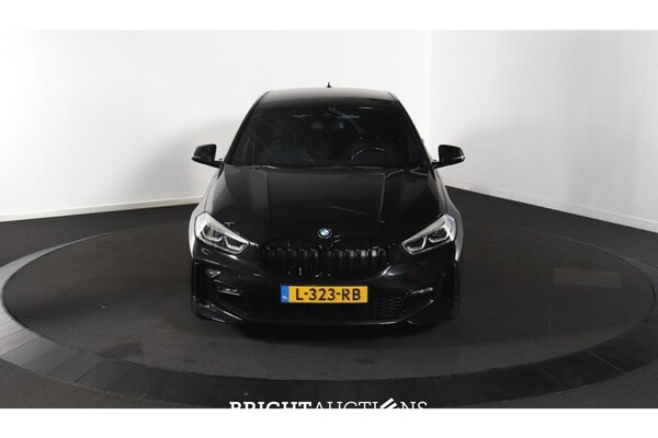 BMW 118i Business Edition 136pk 2021 (Origineel-NL) 1-Serie, L-323-RB