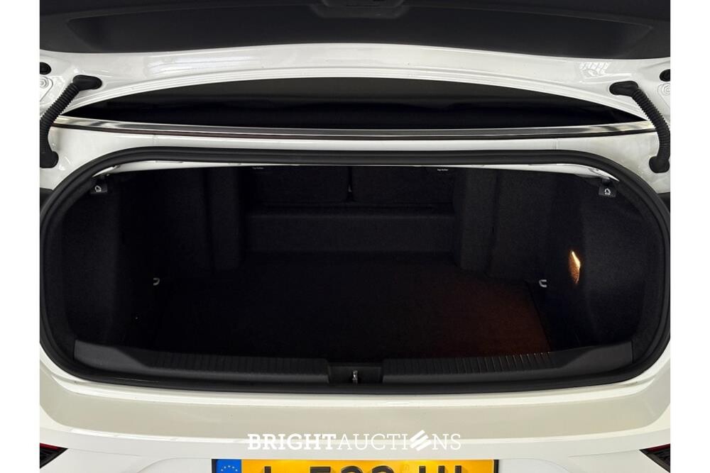 Volkswagen T-Roc R-Line Cabrio 1.5 TSI DSG 149pk 2021 (Origineel-NL), L-522-HL