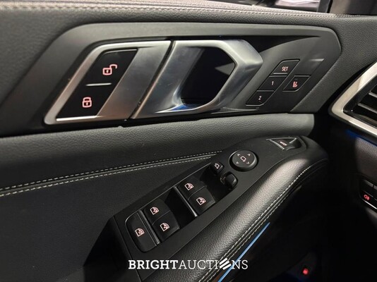 BMW X5 xDrive45e High Executive M-pakket 398pk 2022 (Origineel-NL), R-985-JH