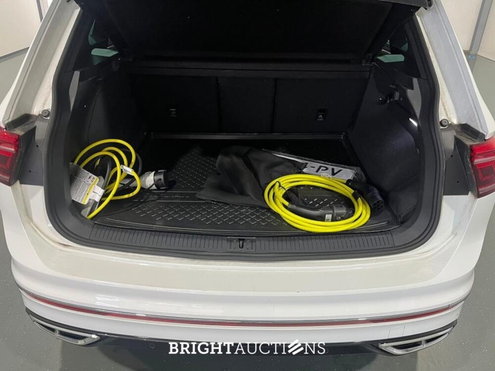 Volkswagen Tiguan eHybrid R-Line Business 1.4 TSI 265pk 2022 (Origineel-NL), R-564-PV