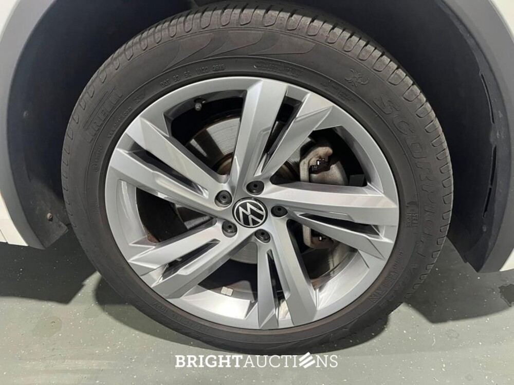 Volkswagen Tiguan eHybrid R-Line Business 1.4 TSI 265pk 2022 (Origineel-NL), R-564-PV