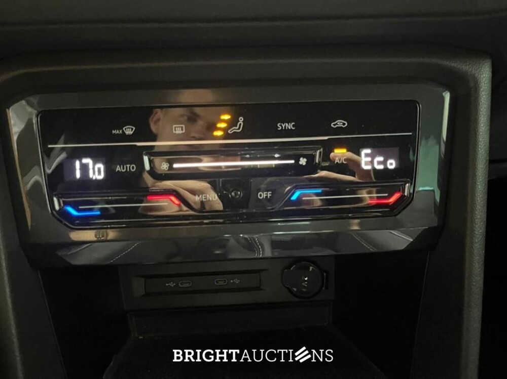 Volkswagen Tiguan eHybrid R-Line Business 1.4 TSI 265pk 2022 (Origineel-NL), R-564-PV