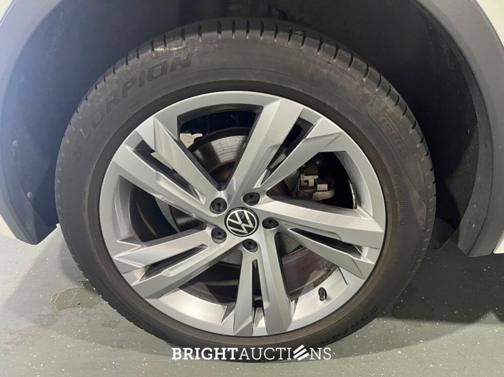 Volkswagen Tiguan eHybrid R-Line Business 1.4 TSI 265pk 2022 (Origineel-NL), R-564-PV