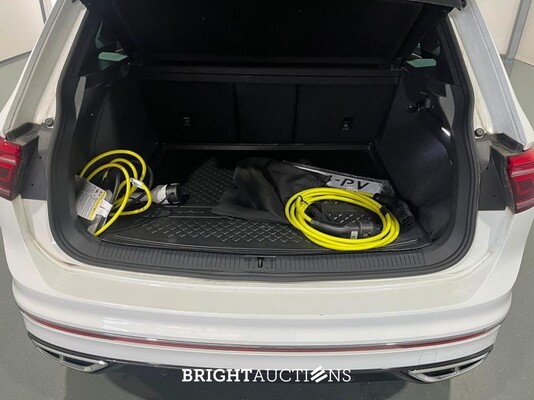Volkswagen Tiguan eHybrid R-Line Business 1.4 TSI 265pk 2022 (Origineel-NL), R-564-PV