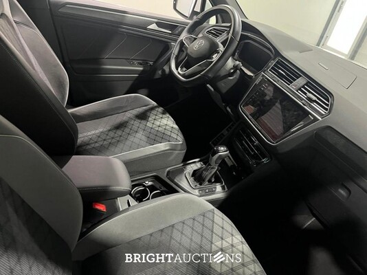 Volkswagen Tiguan eHybrid R-Line Business 1.4 TSI 265pk 2022 (Origineel-NL), R-564-PV