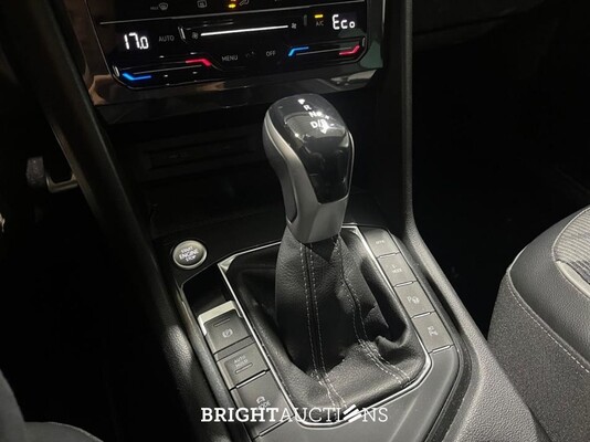 Volkswagen Tiguan eHybrid R-Line Business 1.4 TSI 265pk 2022 (Origineel-NL), R-564-PV