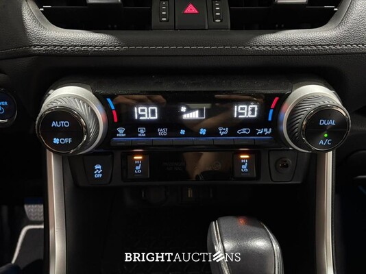 Toyota RAV4 Hybrid 2.5 AWD 352pk 2022 (Origineel-NL), P-221-SF