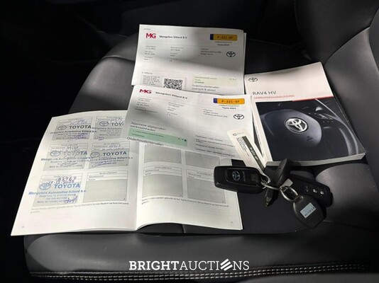 Toyota RAV4 Hybrid 2.5 AWD 352pk 2022 (Origineel-NL), P-221-SF