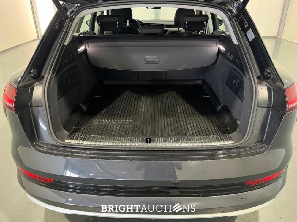Audi e-tron 55 Business edition Quattro 95 kWh 408pk 2021 (Origineel-NL), L-079-HT
