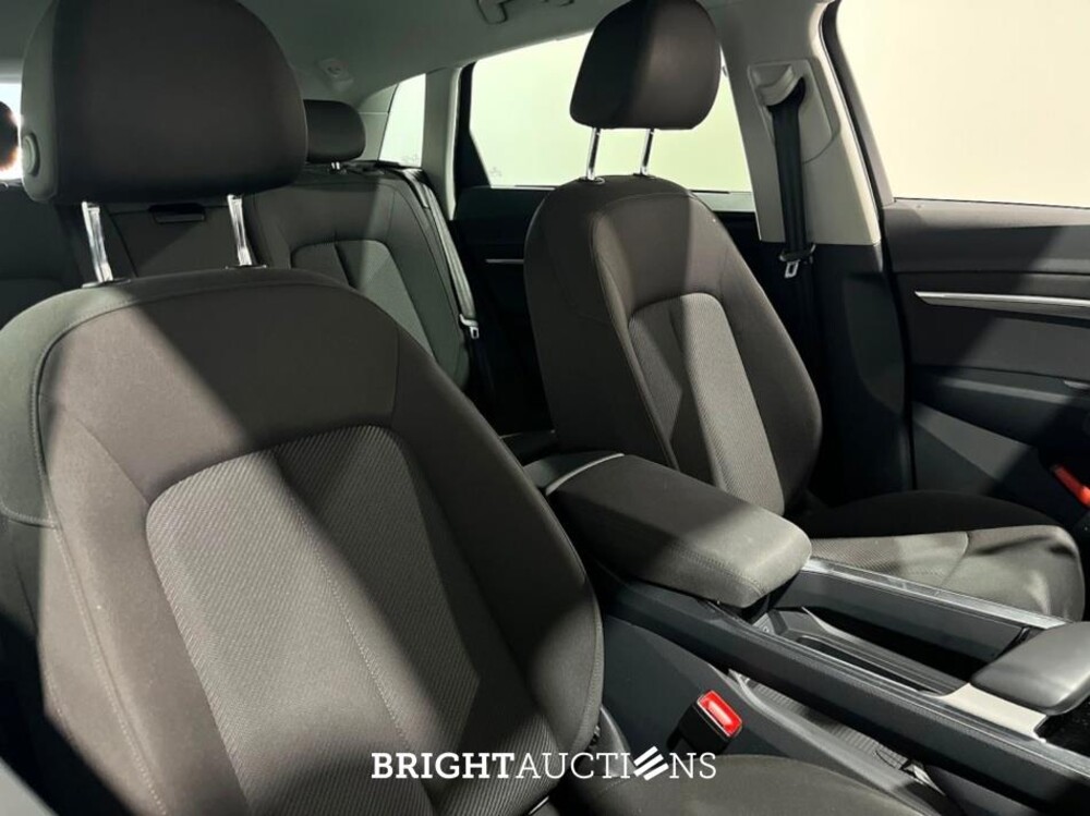 Audi e-tron 55 Business edition Quattro 95 kWh 408pk 2021 (Origineel-NL), L-079-HT