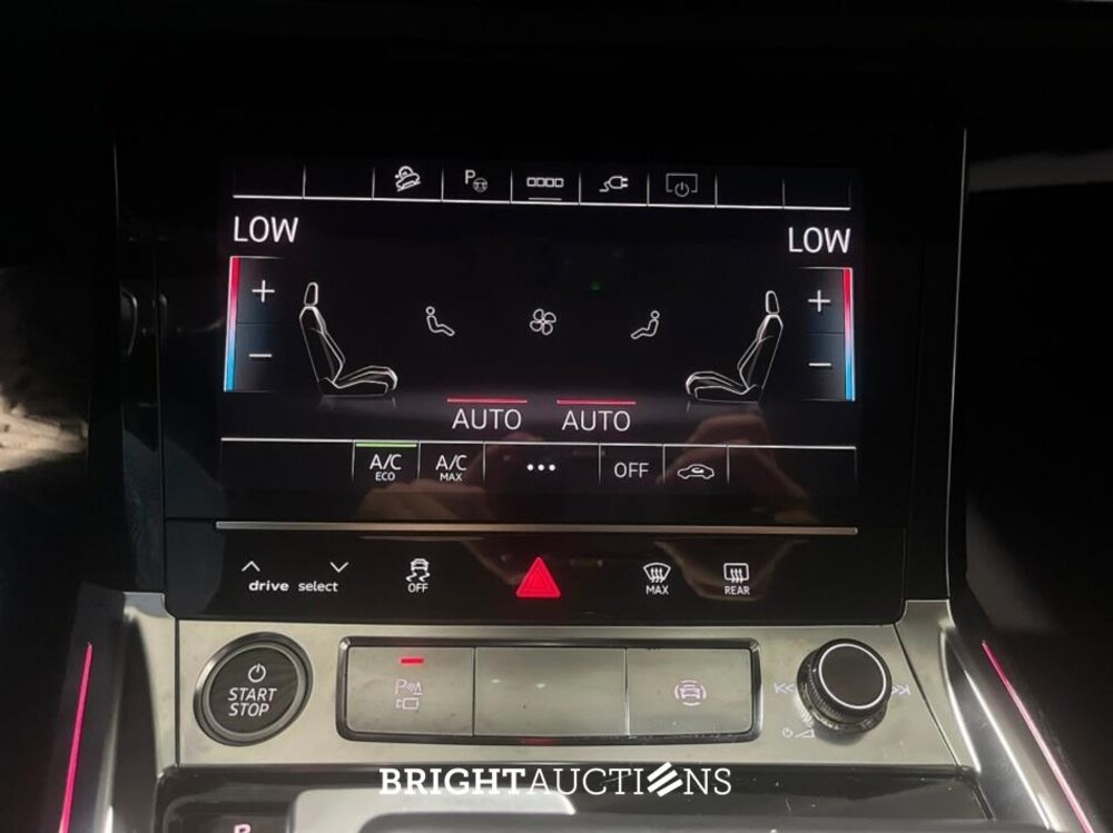 Audi e-tron 55 Business edition Quattro 95 kWh 408pk 2021 (Origineel-NL), L-079-HT