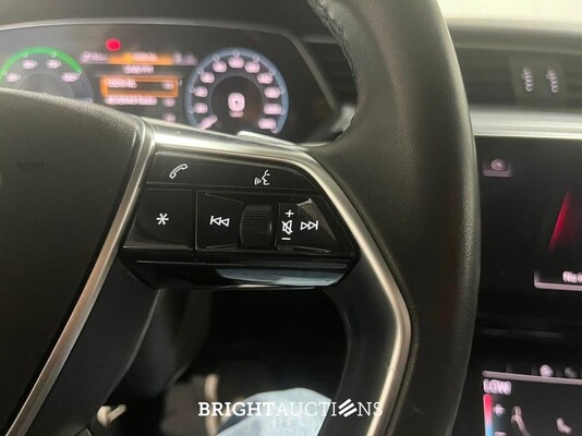 Audi e-tron 55 Business edition Quattro 95 kWh 408pk 2021 (Origineel-NL), L-079-HT