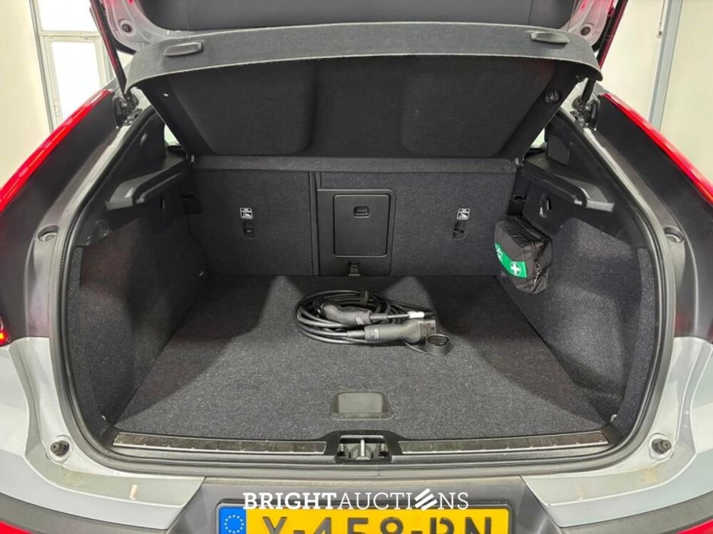 Volvo C40 Single Motor Core 69 kWh 238pk 2024 (Origineel-NL), X-458-RN