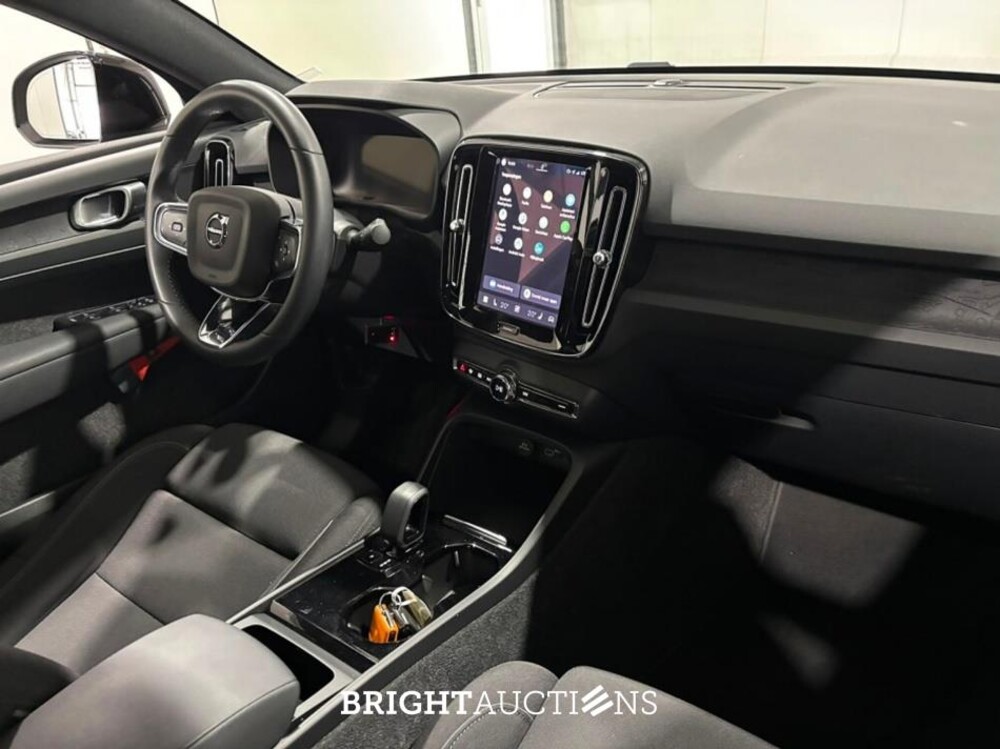 Volvo C40 Single Motor Core 69 kWh 238pk 2024 (Origineel-NL), X-458-RN
