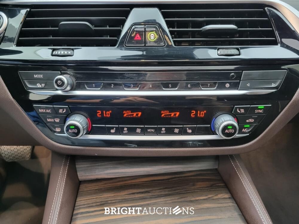 BMW 520i 5-serie Touring Business Edition Plus 184pk 2023 (Origineel-NL) 5-Serie, S-218-VX