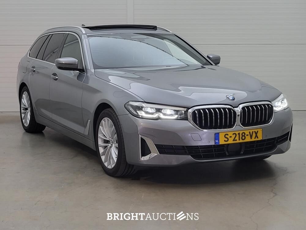 BMW 520i 5-serie Touring Business Edition Plus 184pk 2023 (Origineel-NL) 5-Serie, S-218-VX