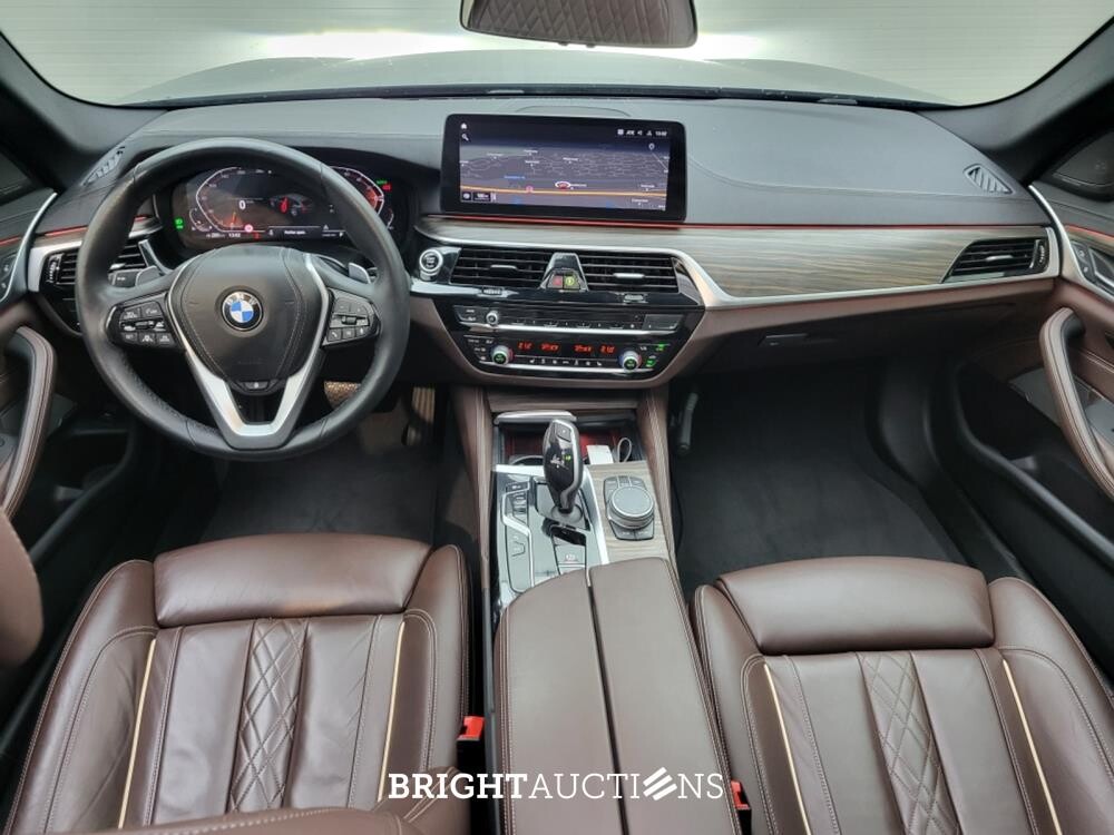 BMW 520i 5-serie Touring Business Edition Plus 184pk 2023 (Origineel-NL) 5-Serie, S-218-VX