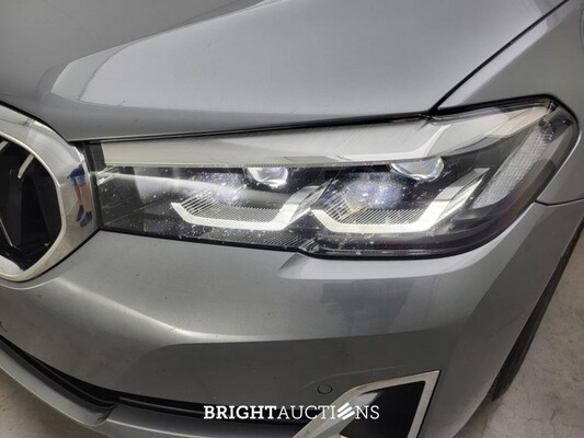 BMW 520i 5-serie Touring Business Edition Plus 184pk 2023 (Origineel-NL) 5-Serie, S-218-VX