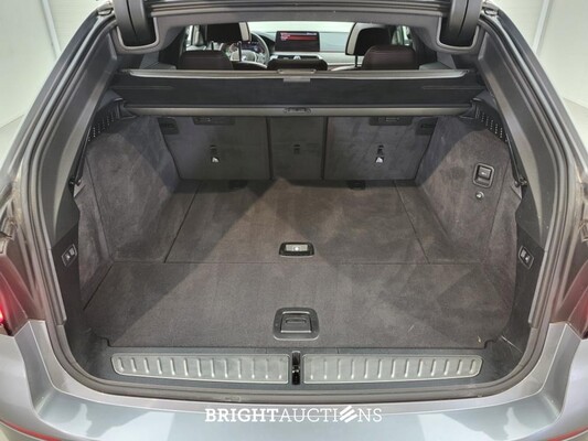 BMW 520i 5-serie Touring Business Edition Plus 184pk 2023 (Origineel-NL) 5-Serie, S-218-VX