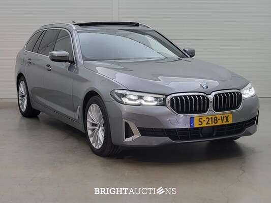 BMW 520i 5-serie Touring Business Edition Plus 184pk 2023 (Origineel-NL) 5-Serie, S-218-VX
