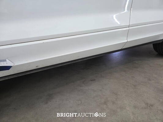 Volkswagen T-Roc Sport Business R 1.5 TSI 150pk 2019, L-422-GX